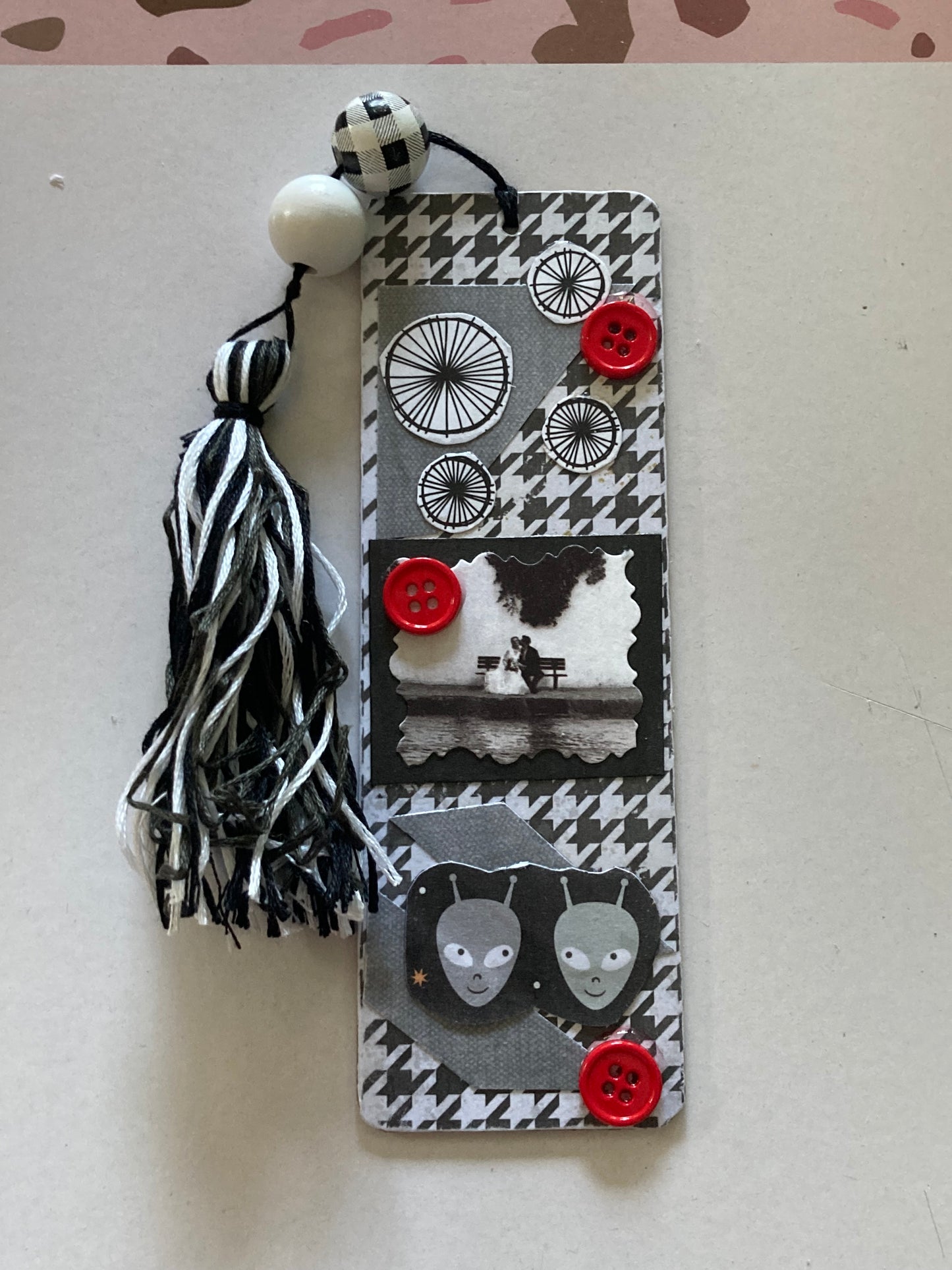 Design-a-Bookmark Workshops & Parties