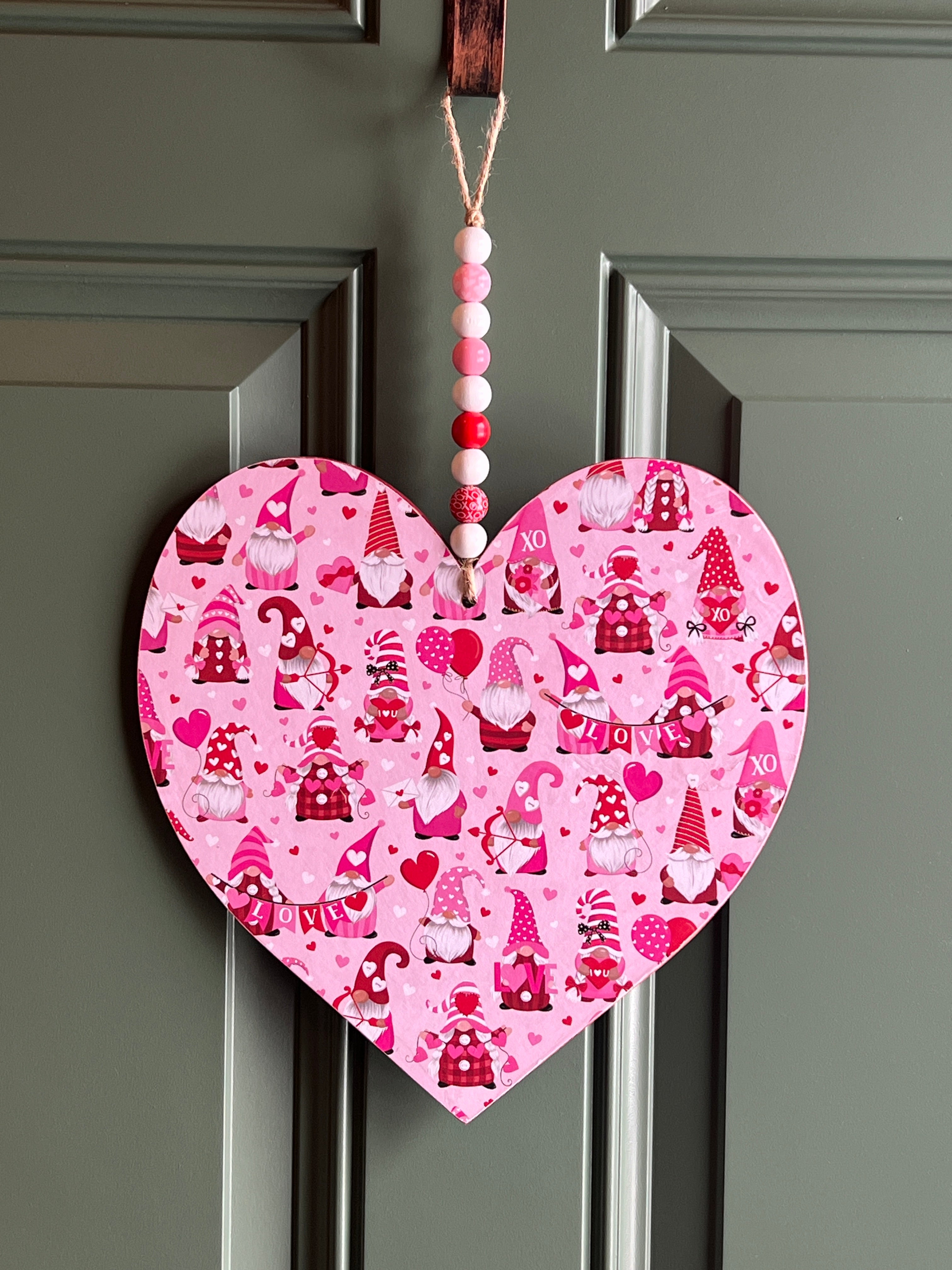 Beautiful and Functional: A Complete Guide to Decorative Door Hangers